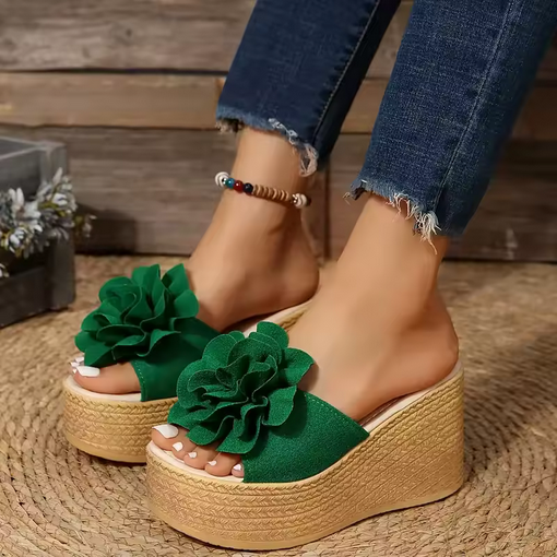 Léger comme l’été - Sandales à plateforme florale
